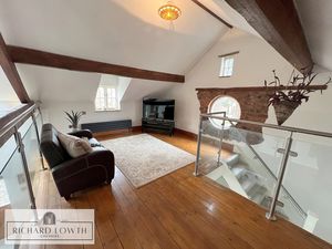 Mezzanine Sitting Area- click for photo gallery